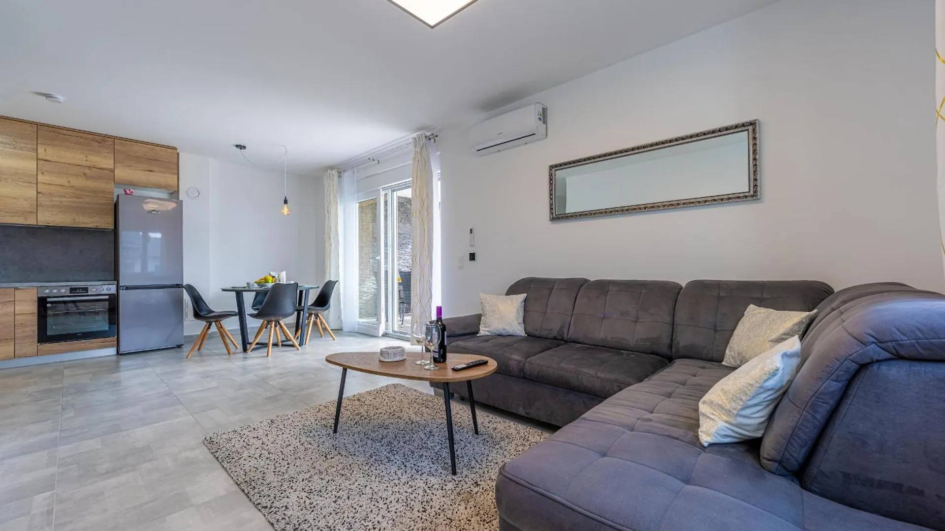 Apartments Ivana Pula 0*,