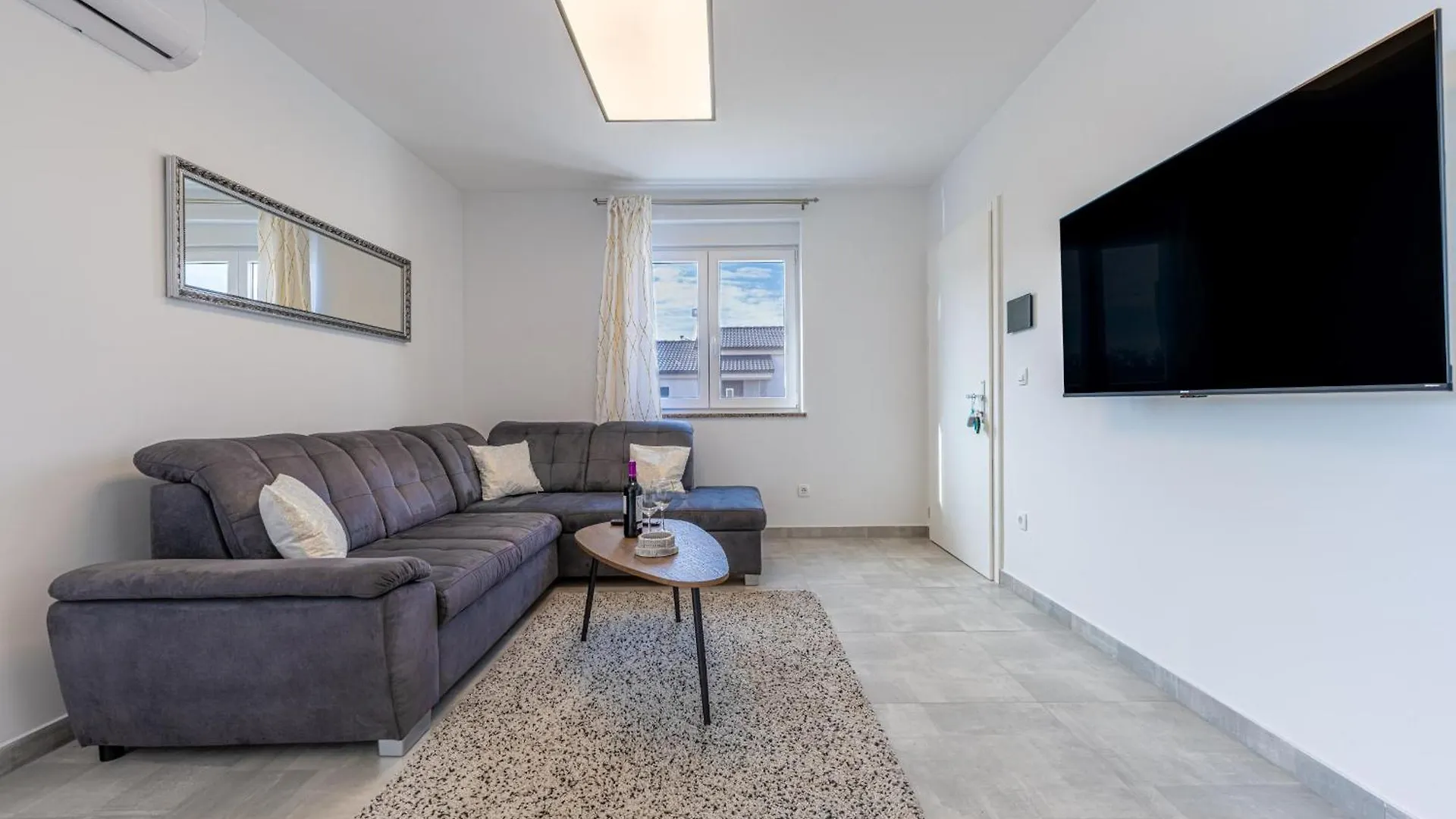Apartments Ivana Pula 0*,